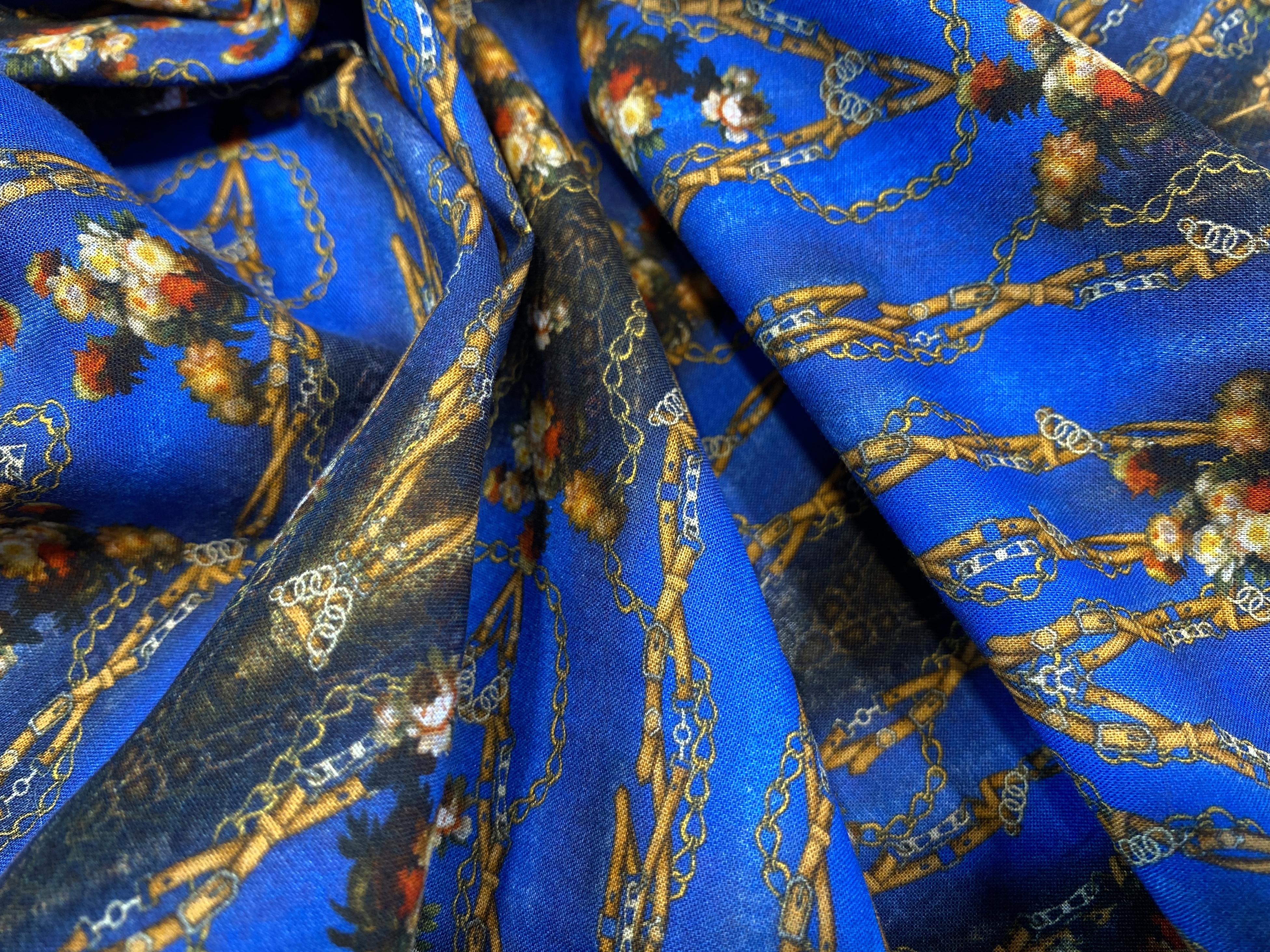 Baumwolle - Blumen auf blau/schwarz