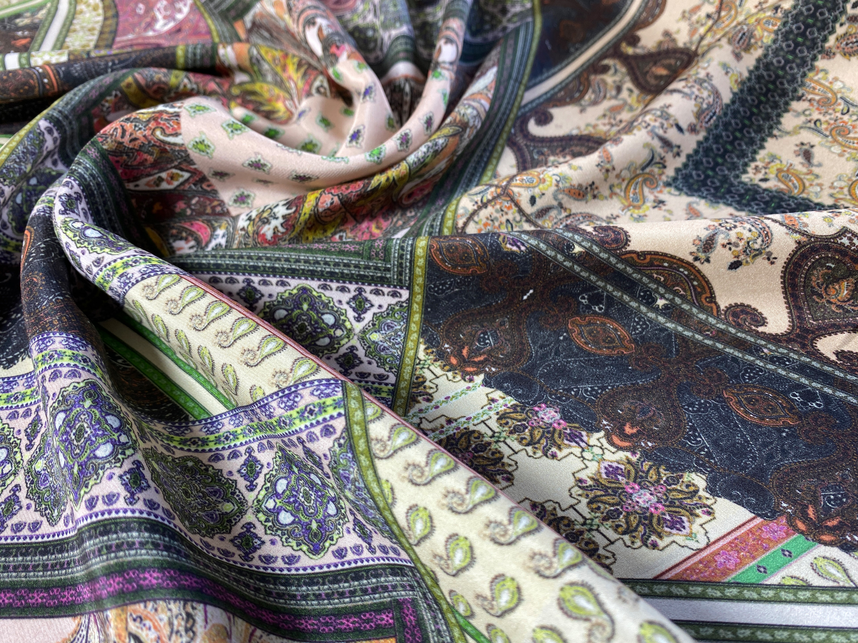 Seidencrepe Tücherdruck