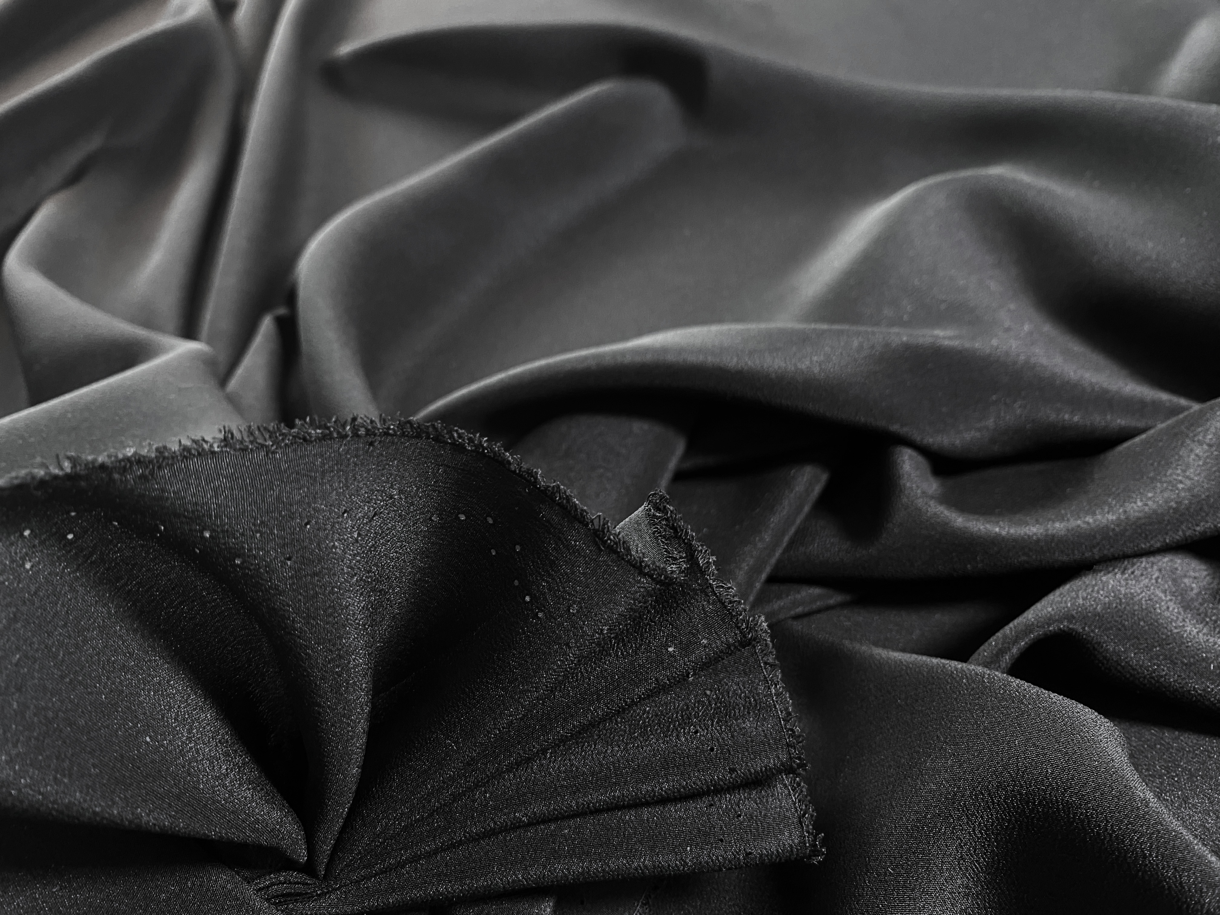 feiner Crepe schwarz