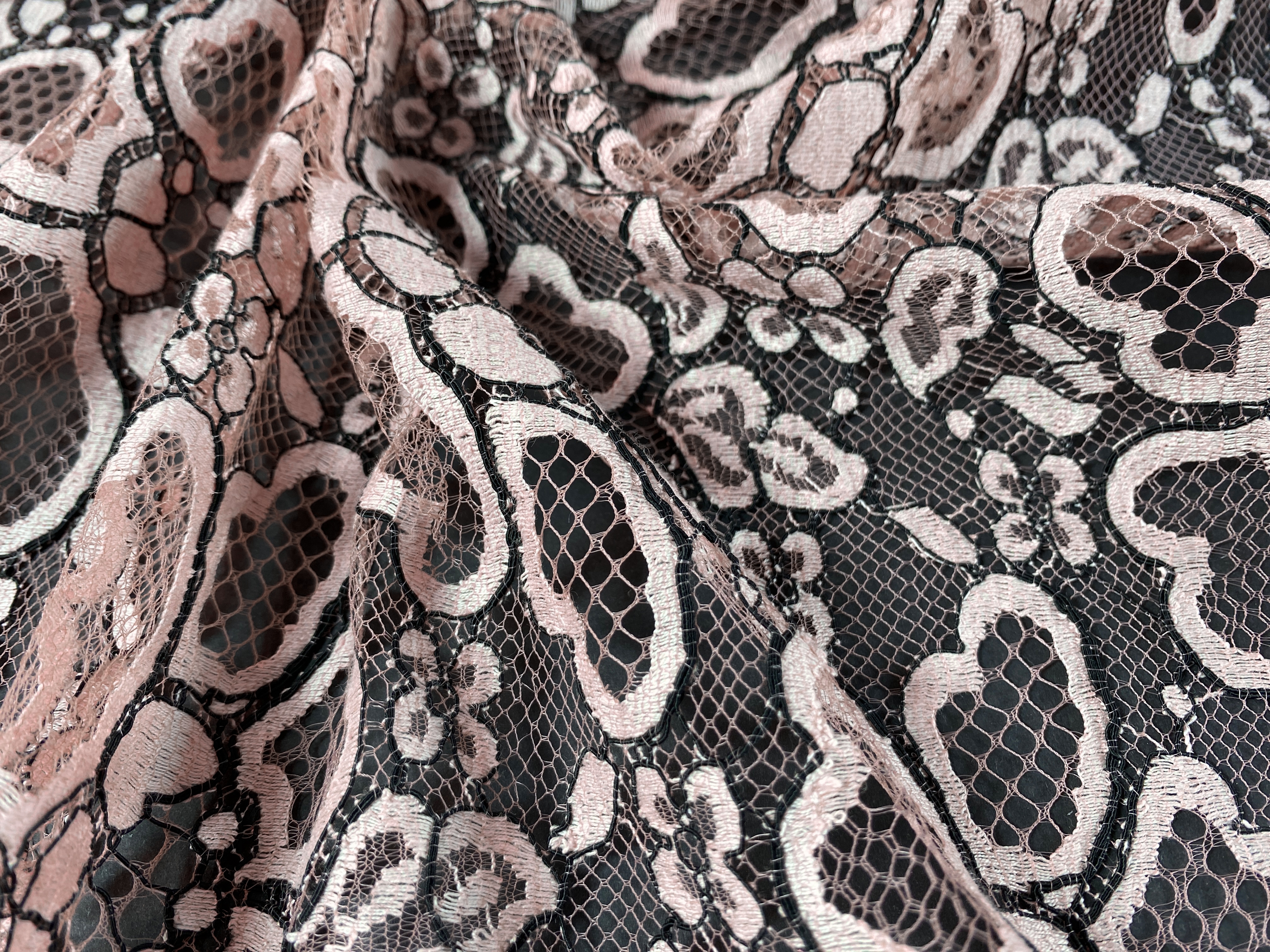 zweifarbige Spitze rosa-schwarz