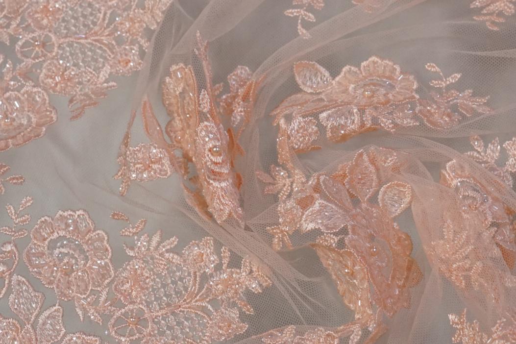 Bestickte Spitze - lachs