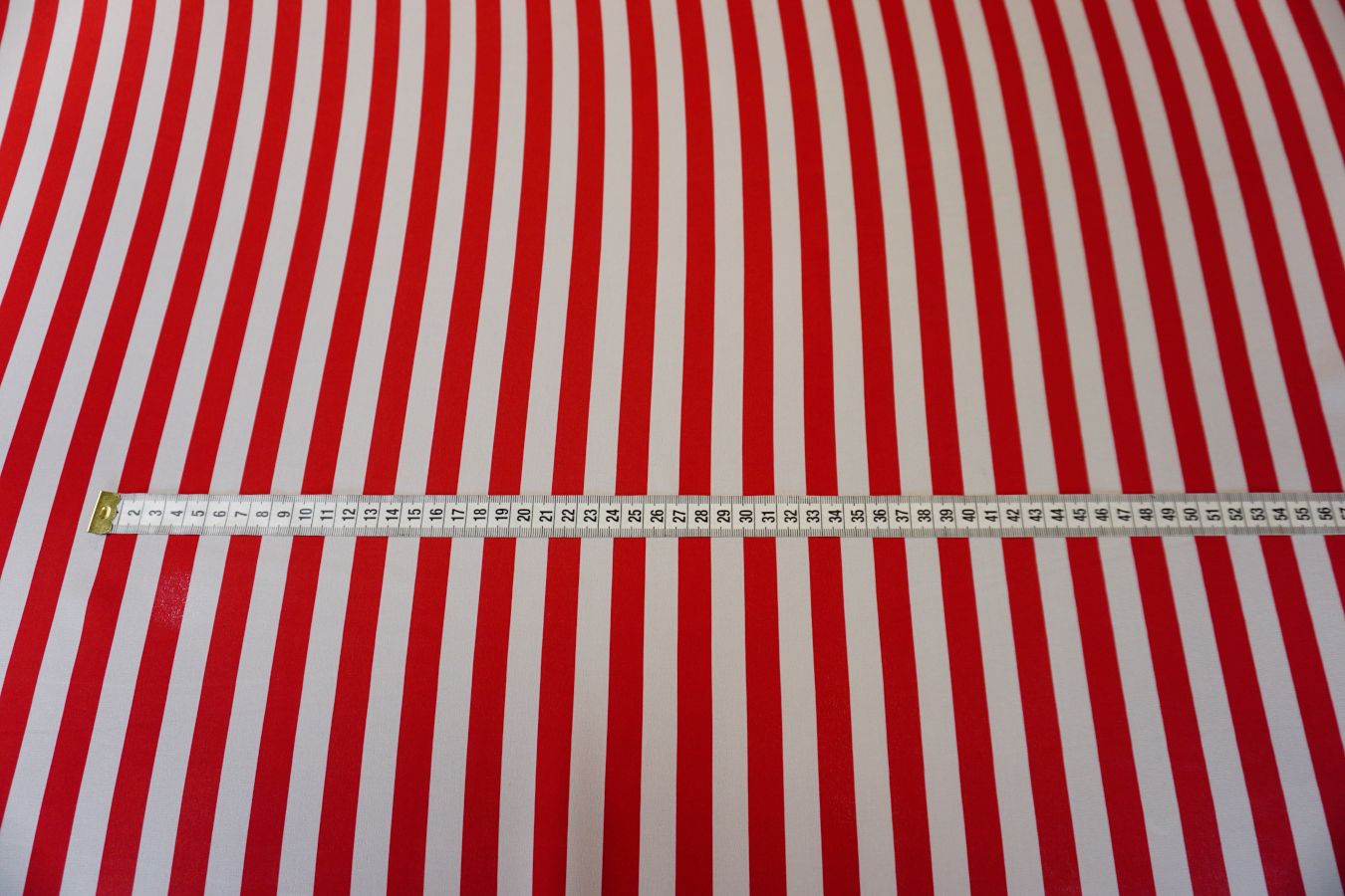 Seidencrêpe - rot gestreift