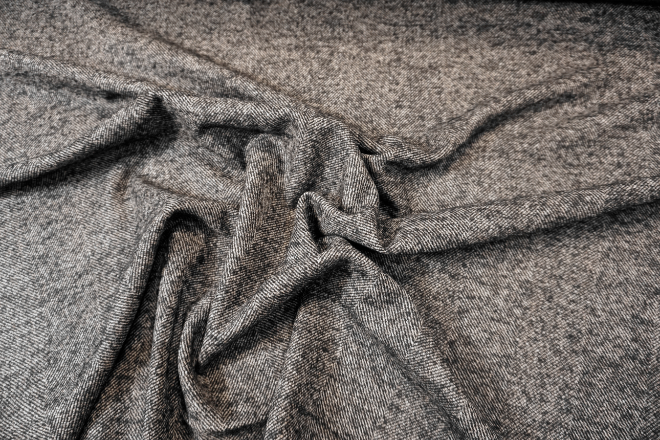 Schurwolle - Fischgrat schwarz-beige meliert