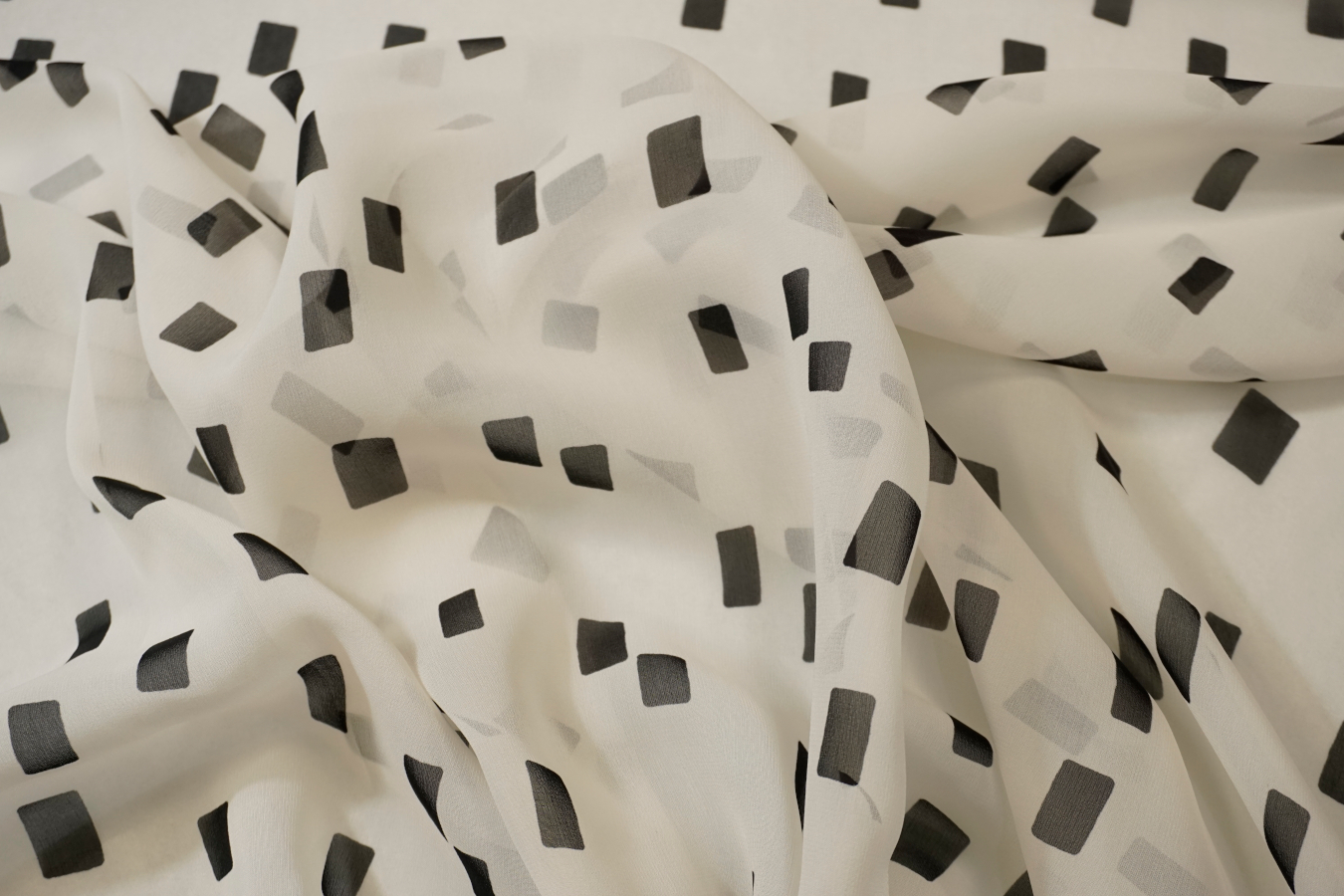 Chiffon - weiß mit schwarz