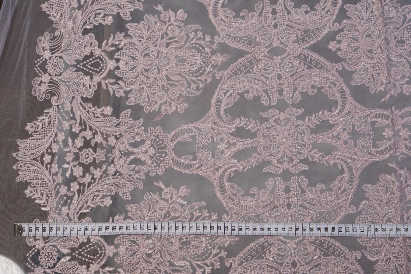 Bestickte Spitze - puder rosa