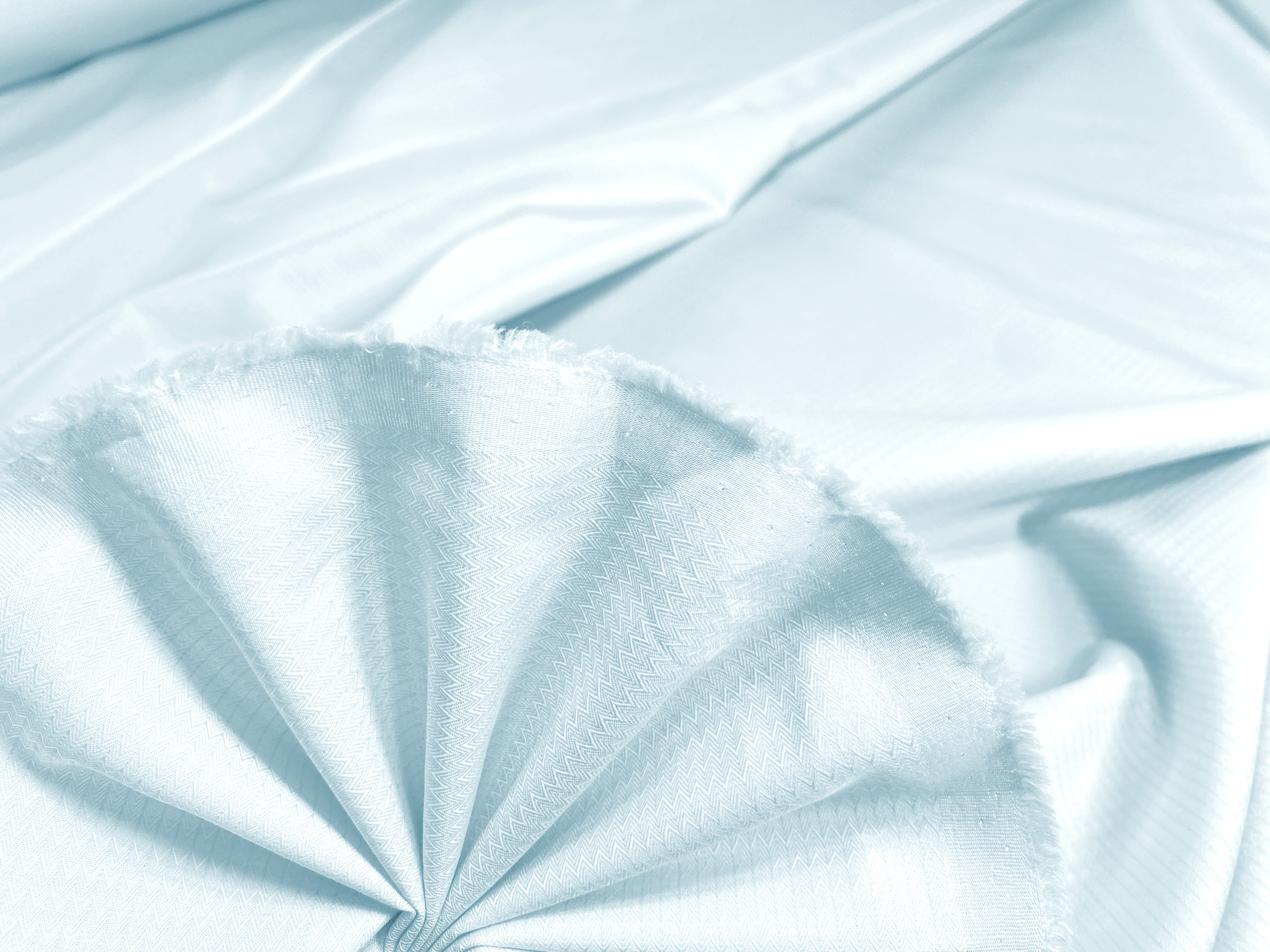 Hemden- und Blusenware zartblau