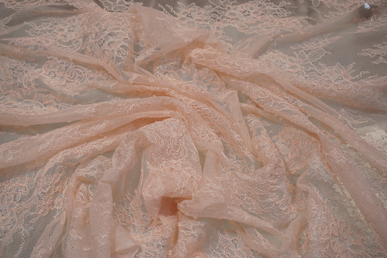 Rest, filigrane Gimpenspitze - pfirsich