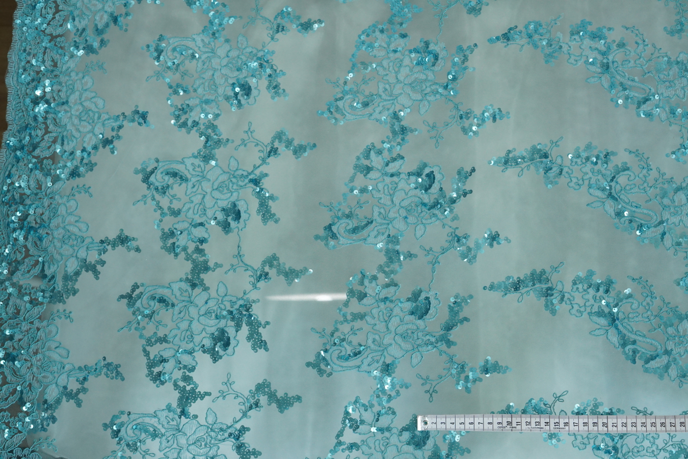 Gimpenspitze mit Pailletten - türkis