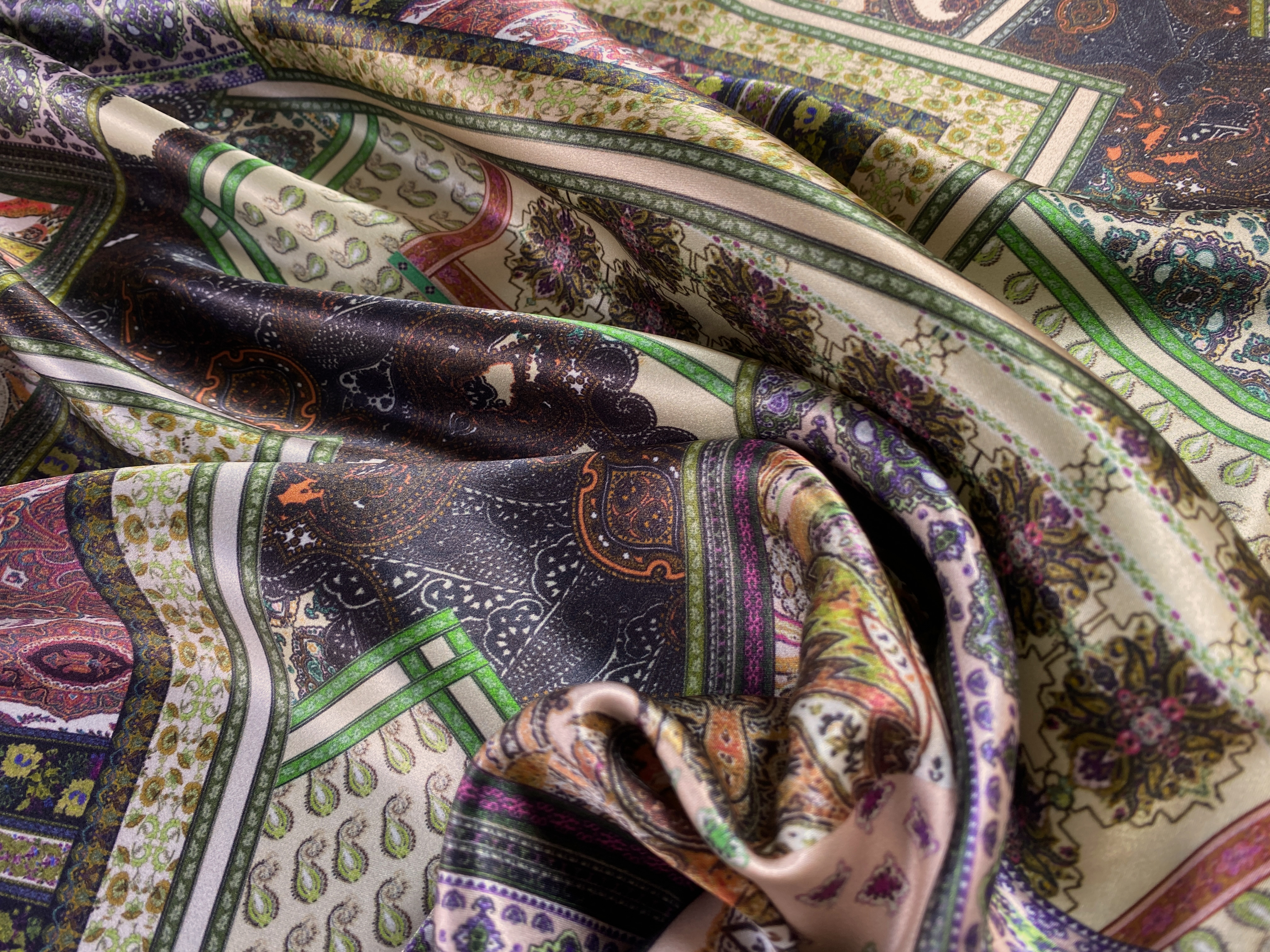 Patchworkdruck beige-bunt