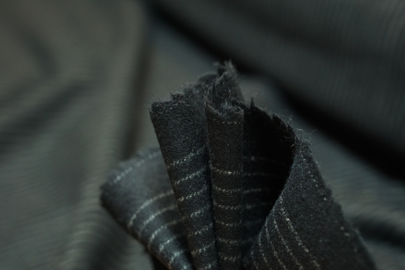 Kaschmir - dunkelblau mit weiß