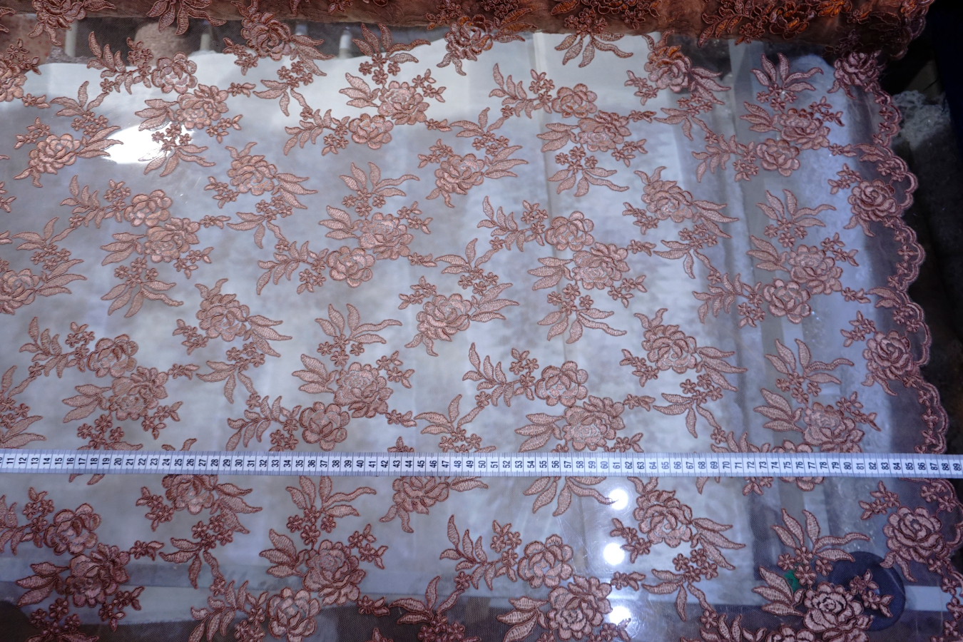 florale Spitze - hellbraun