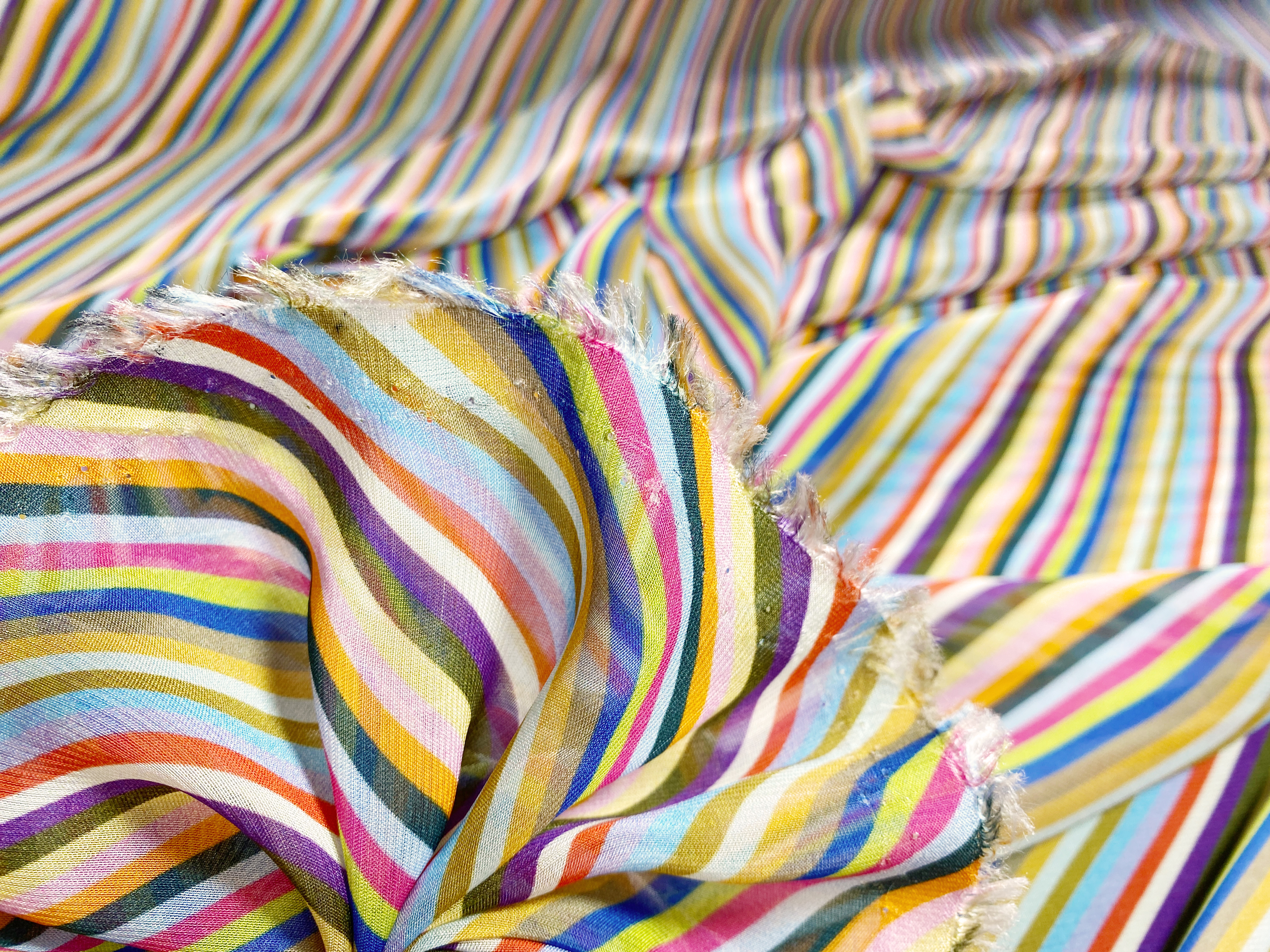 Chiffon bunte Schrägstreifen