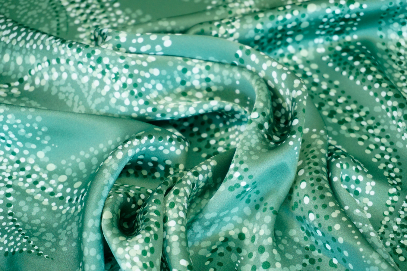 Seidensatin - Punktemuster auf salbei