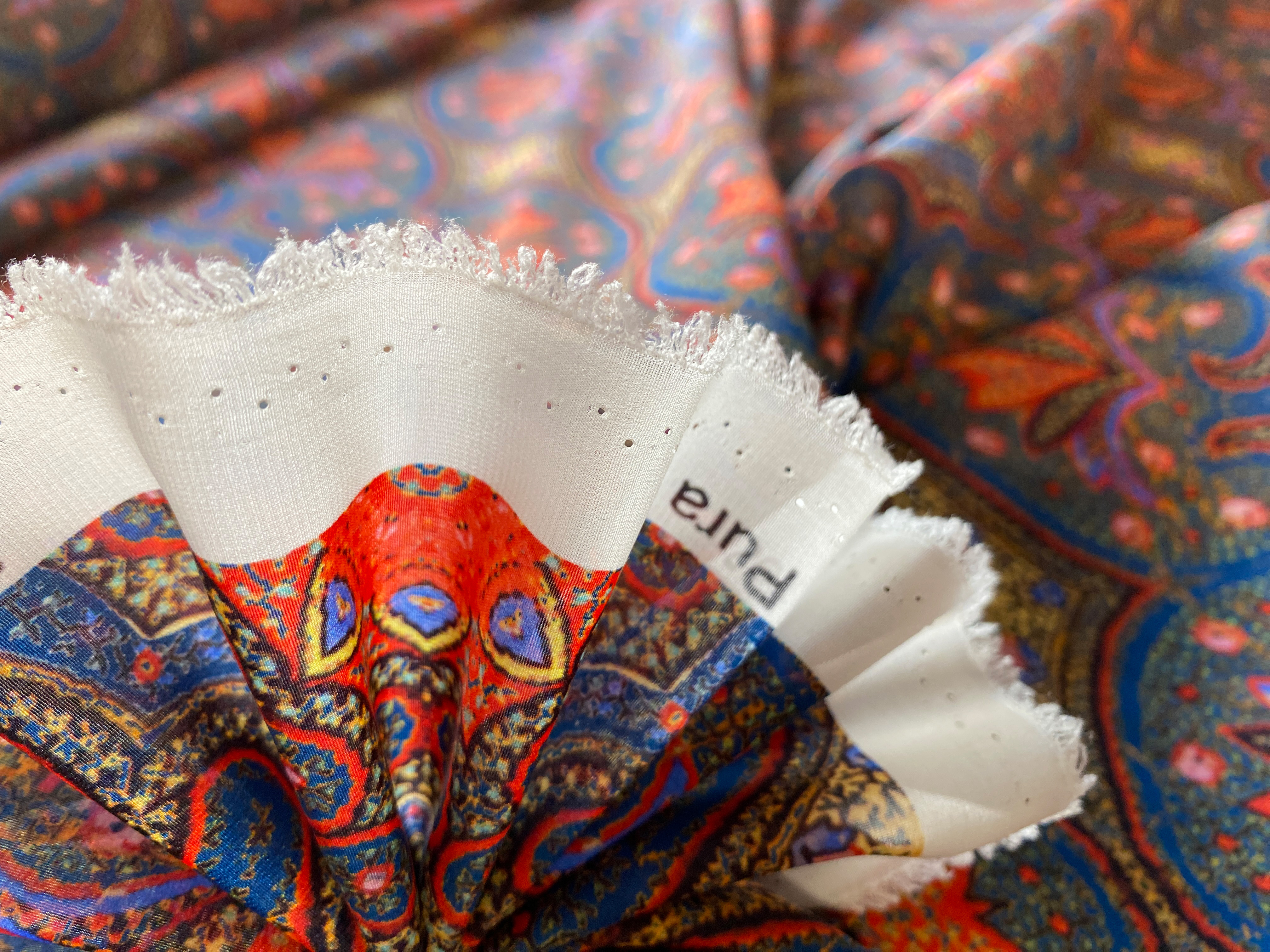 elastischer Crepe mit Orientmuster