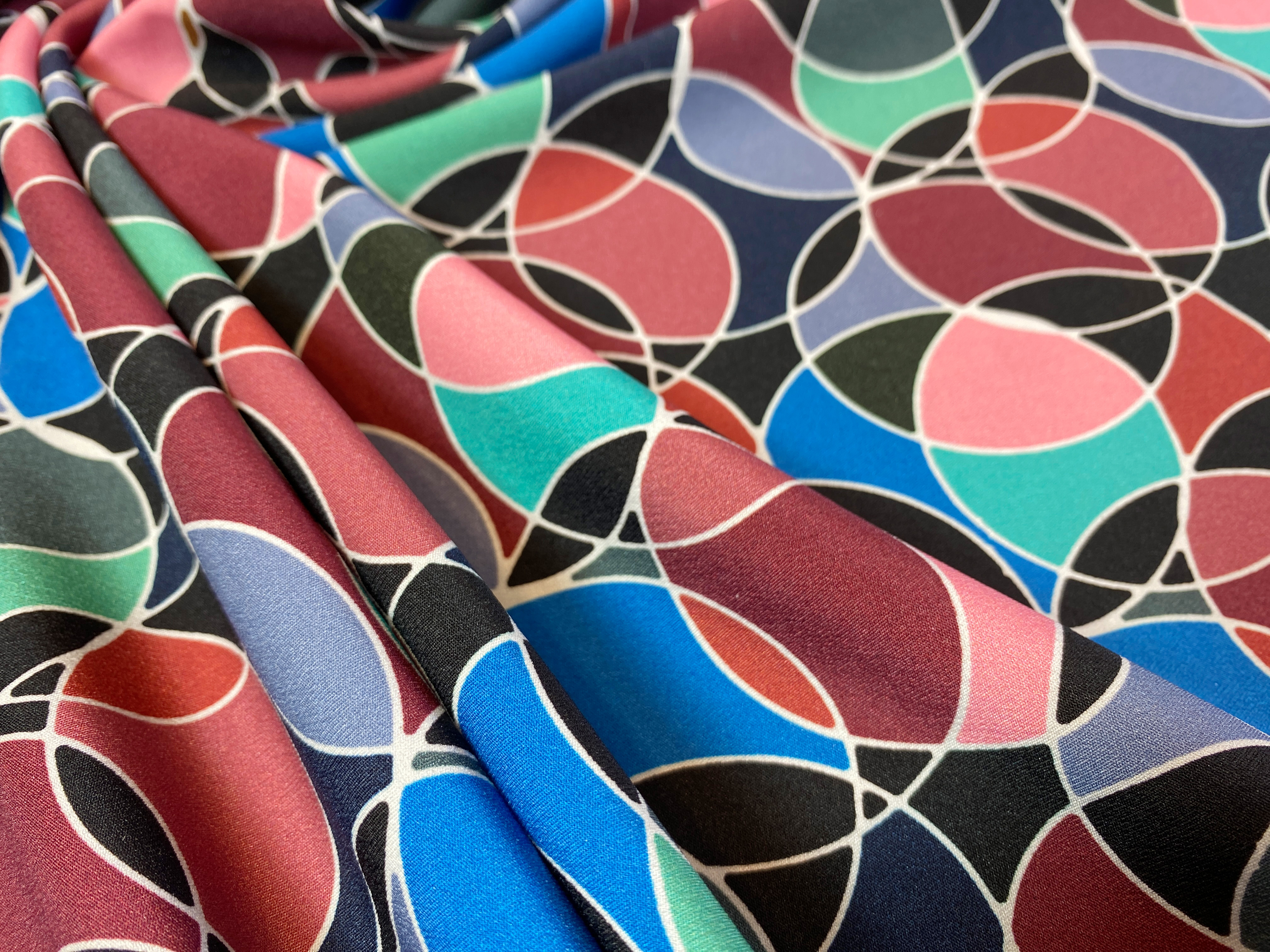 Crepe mit Kreismuster