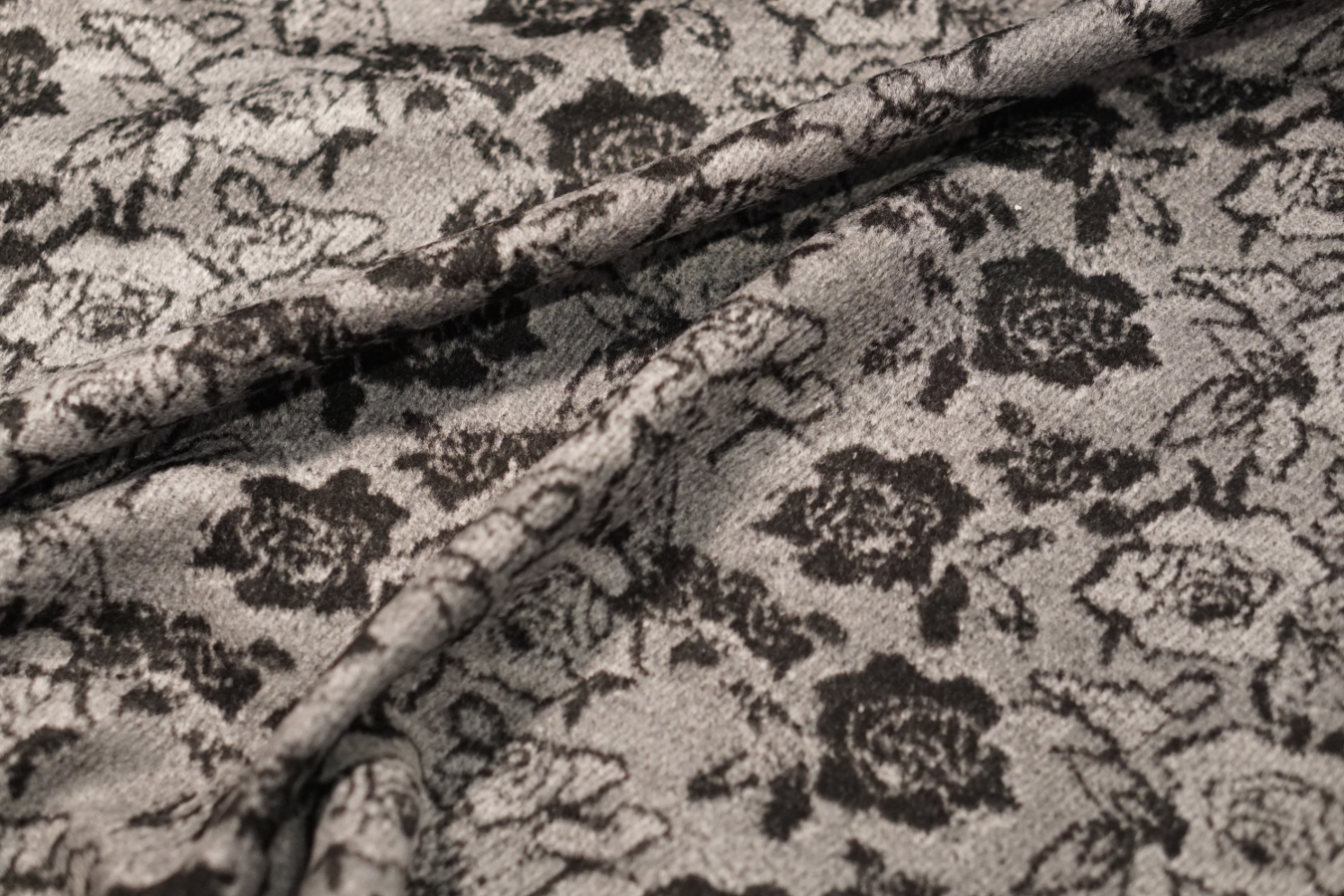 Schurwolle - jacquardgewebt