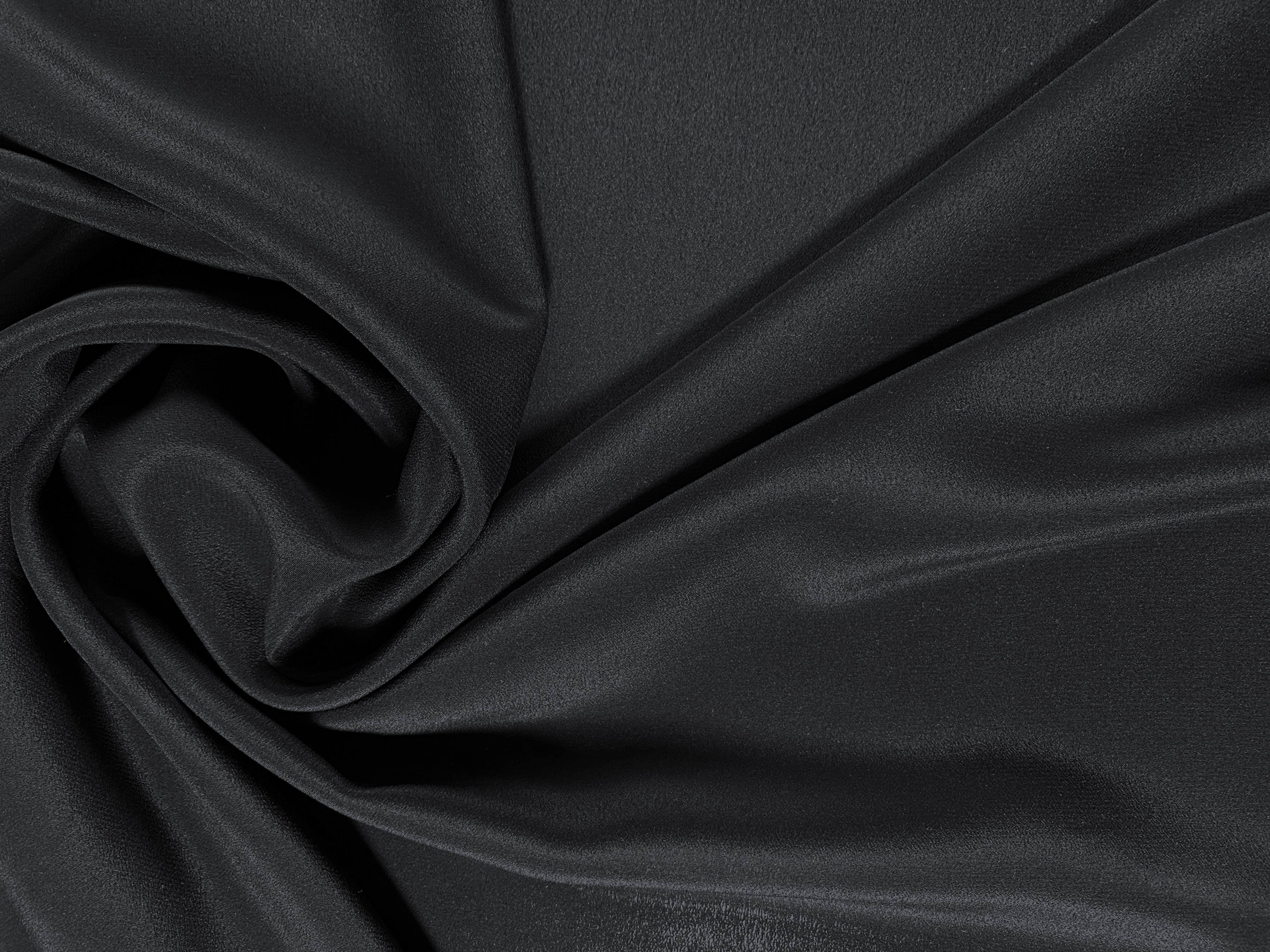 feiner Crepe schwarz