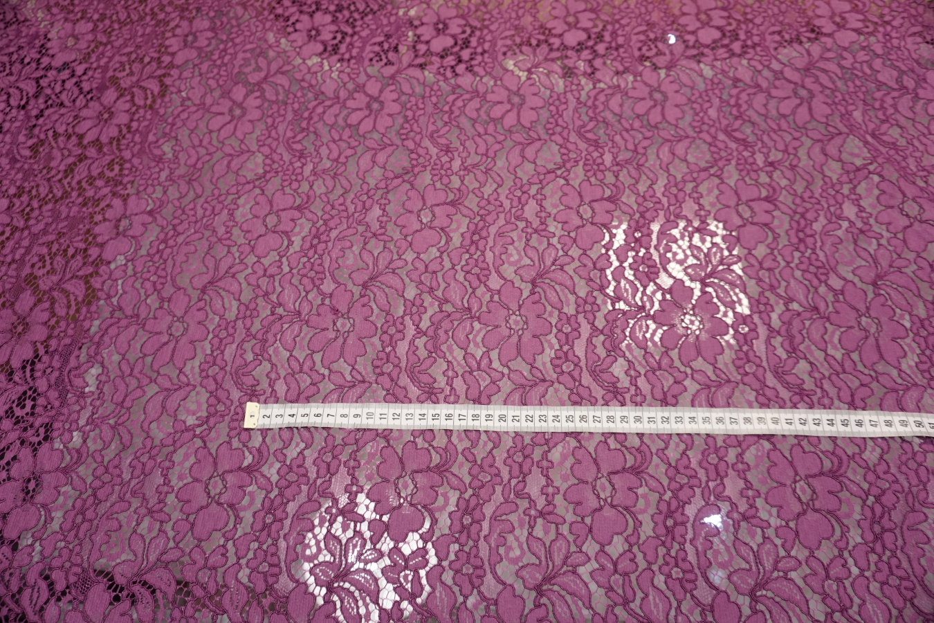 Spachtelspitze - florales Muster, lila