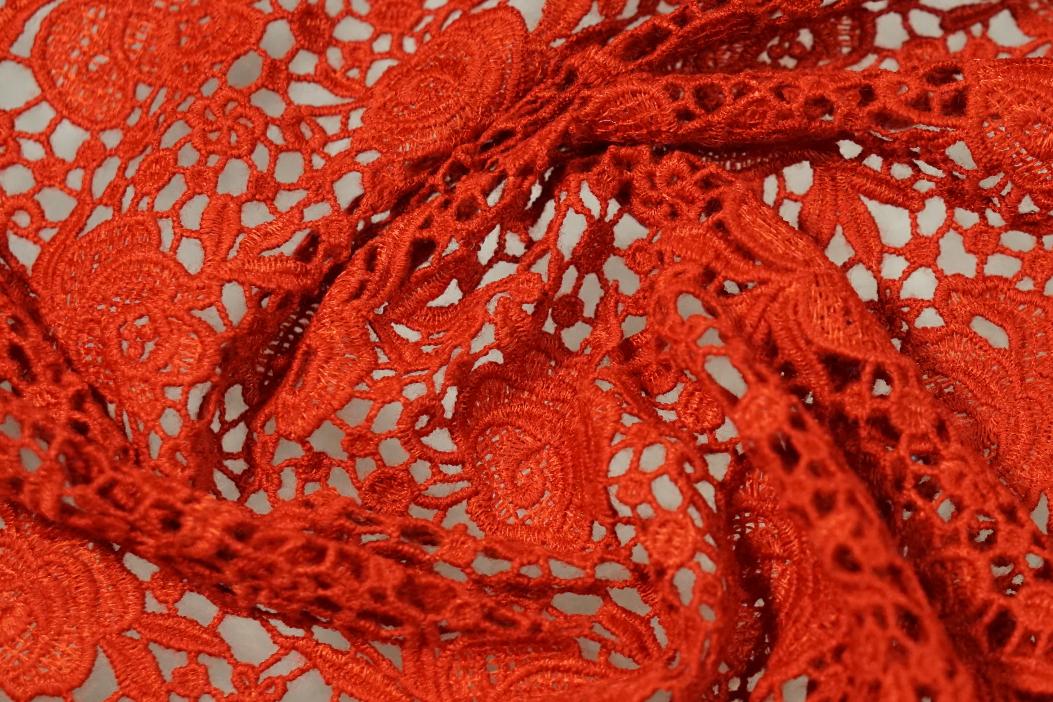 Wollspachtelspitze - hochrot