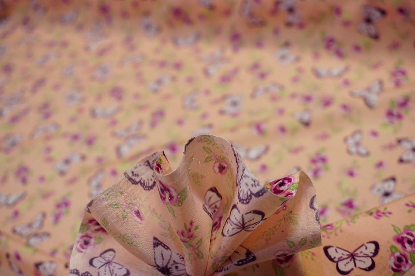 Seidenmix - Schmetterlinge auf apricot