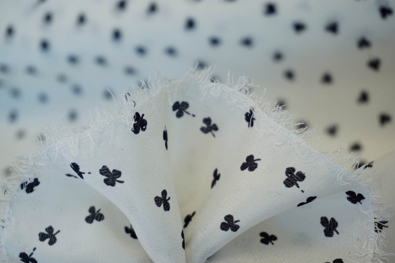 Seidencrêpe - Kleeblätter