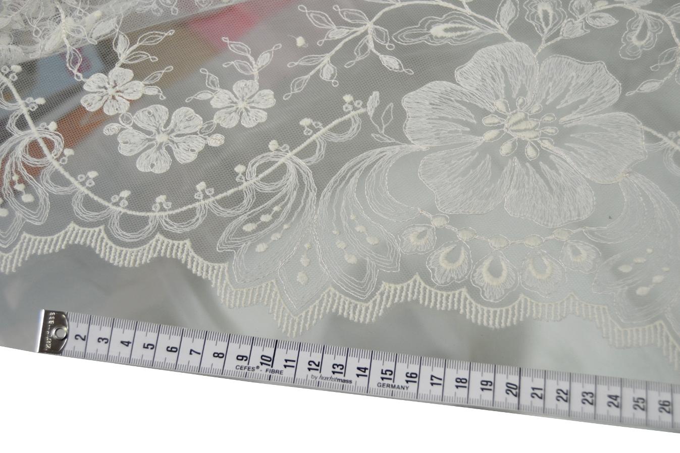 Französische Spitze - Blüten, elfenbein