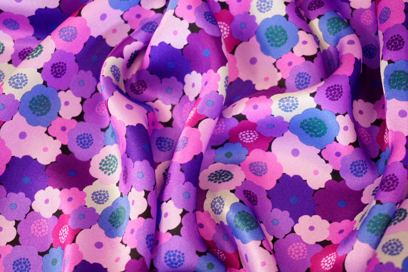 Seidensatin  Pop-Art-Blumen