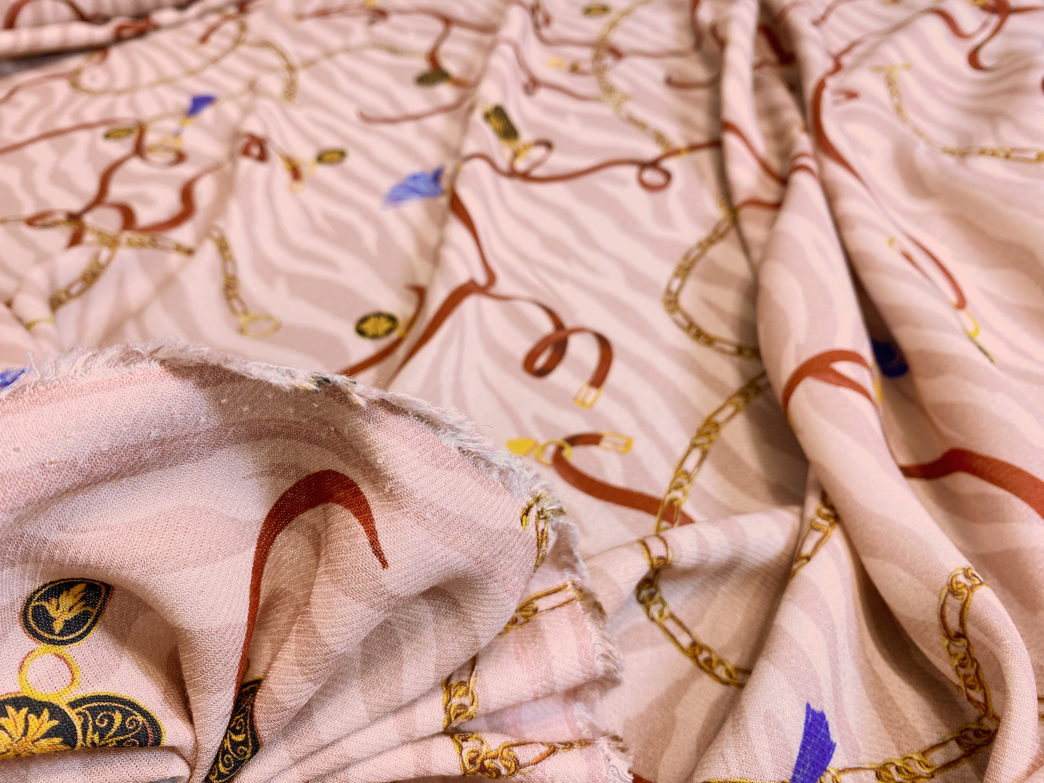 Viskose rosa-gold-blau-rot