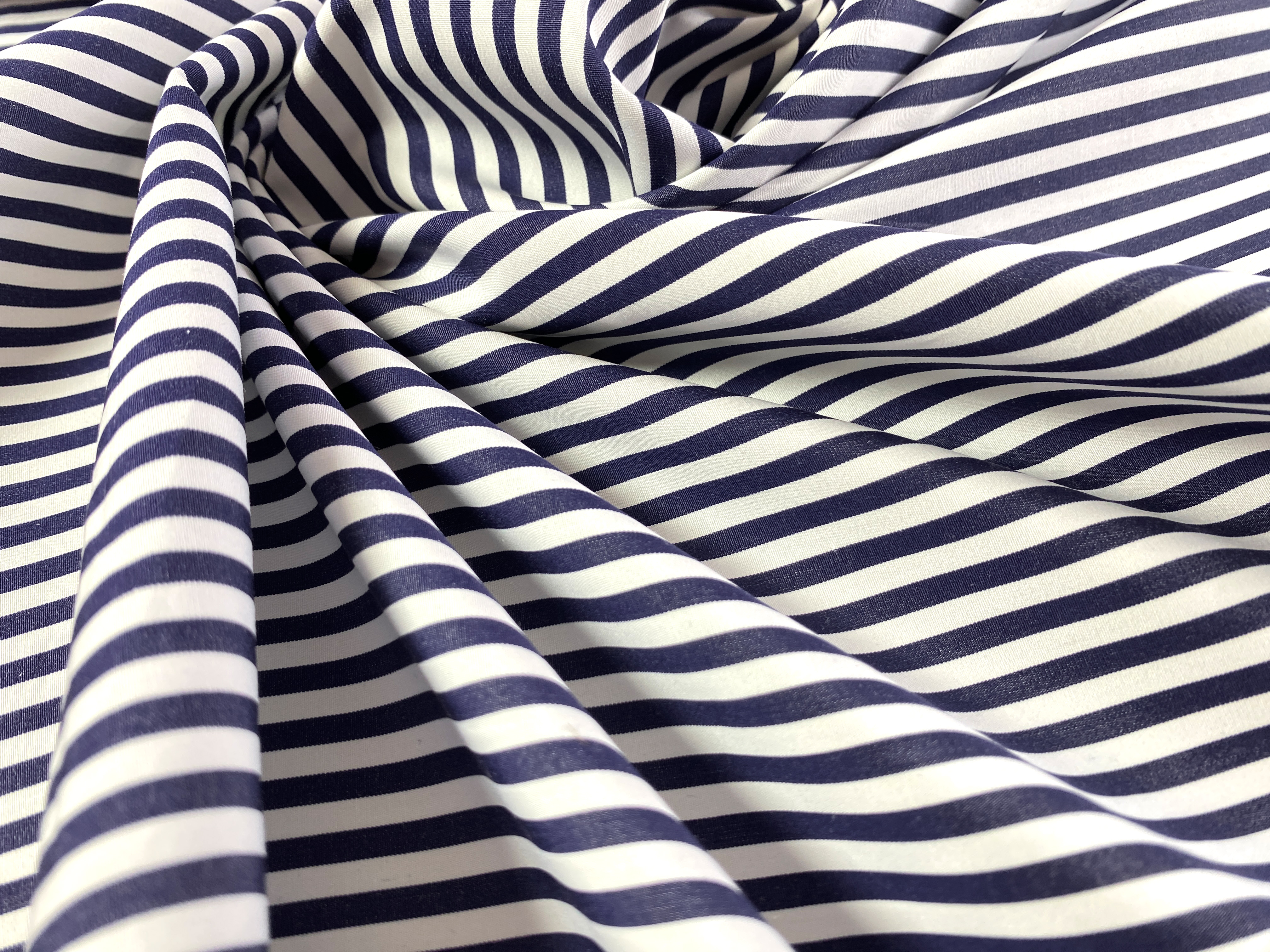 Popeline blau gestreift