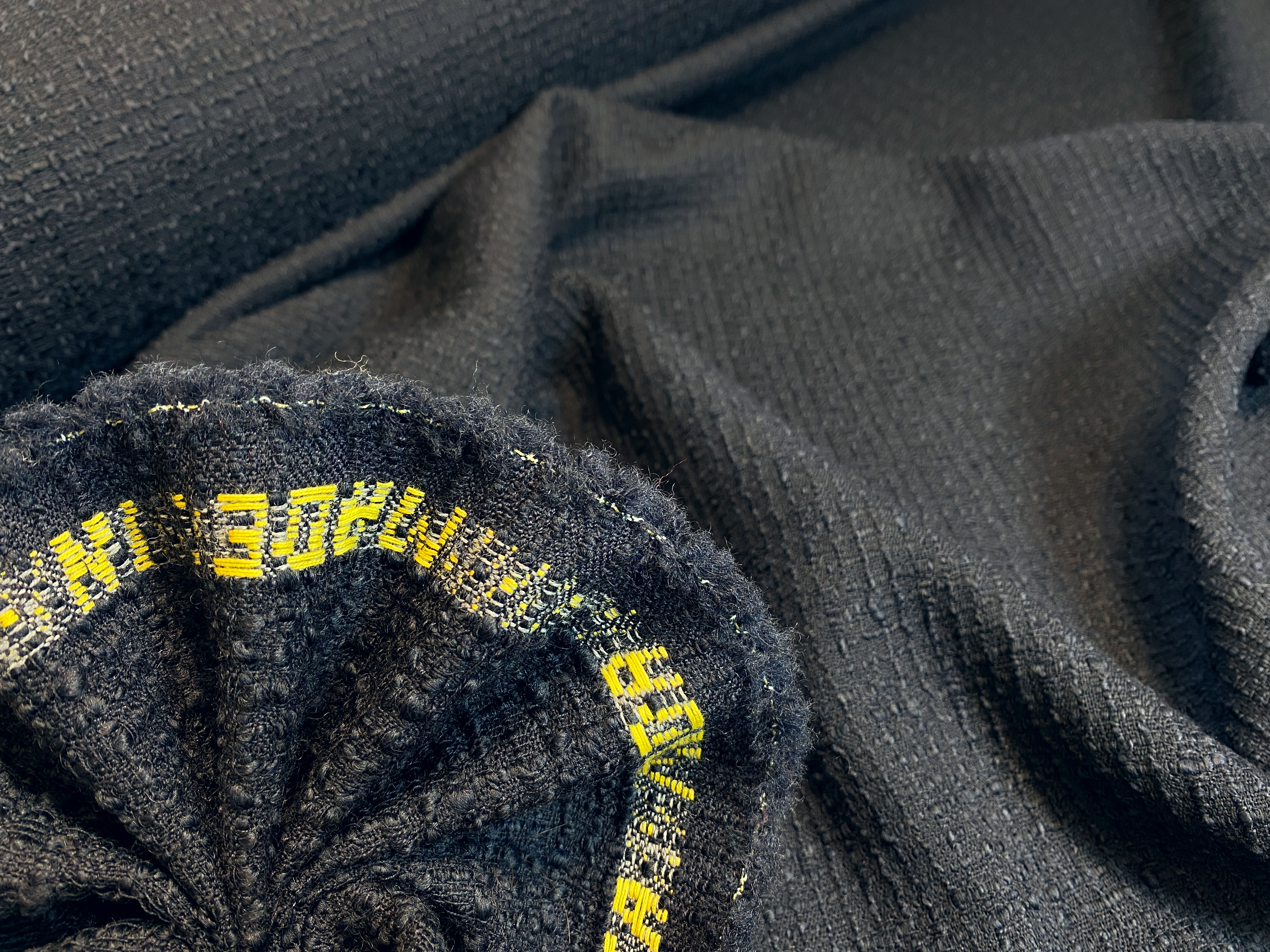 Boucle Kostümware schwarz