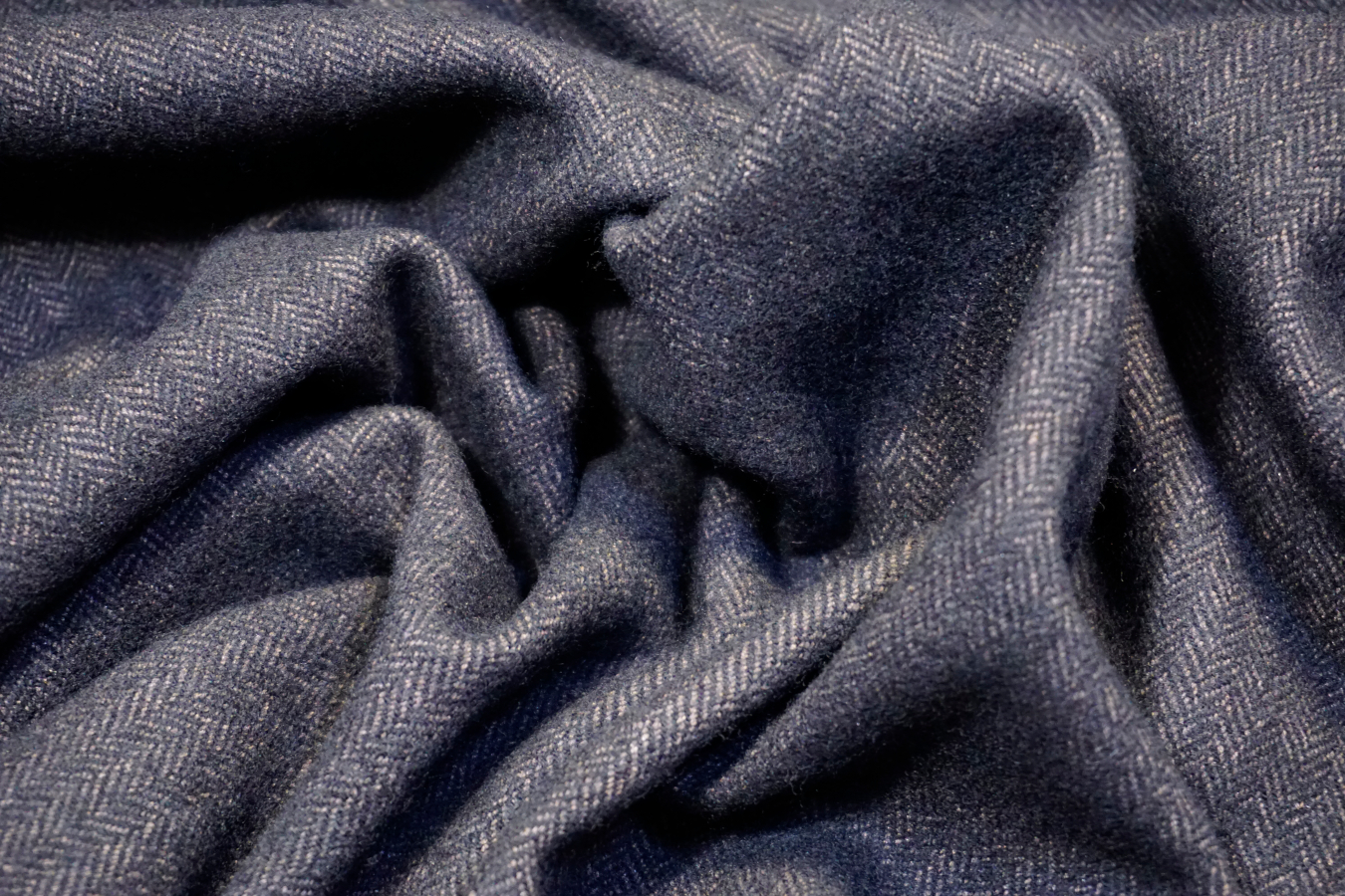 Schurwolle mit Seide - Fischgrät