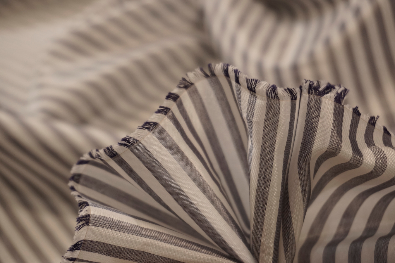 Viskose mit Baumwolle - weiß/blau