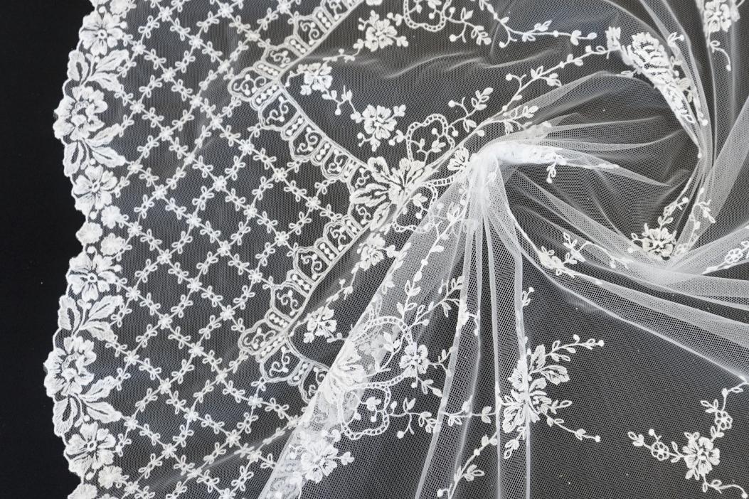 Französische Spitze - Blütenranken