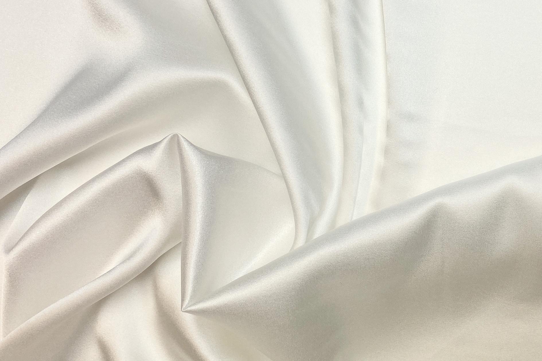 Elastischer Seiden-Satin ecru