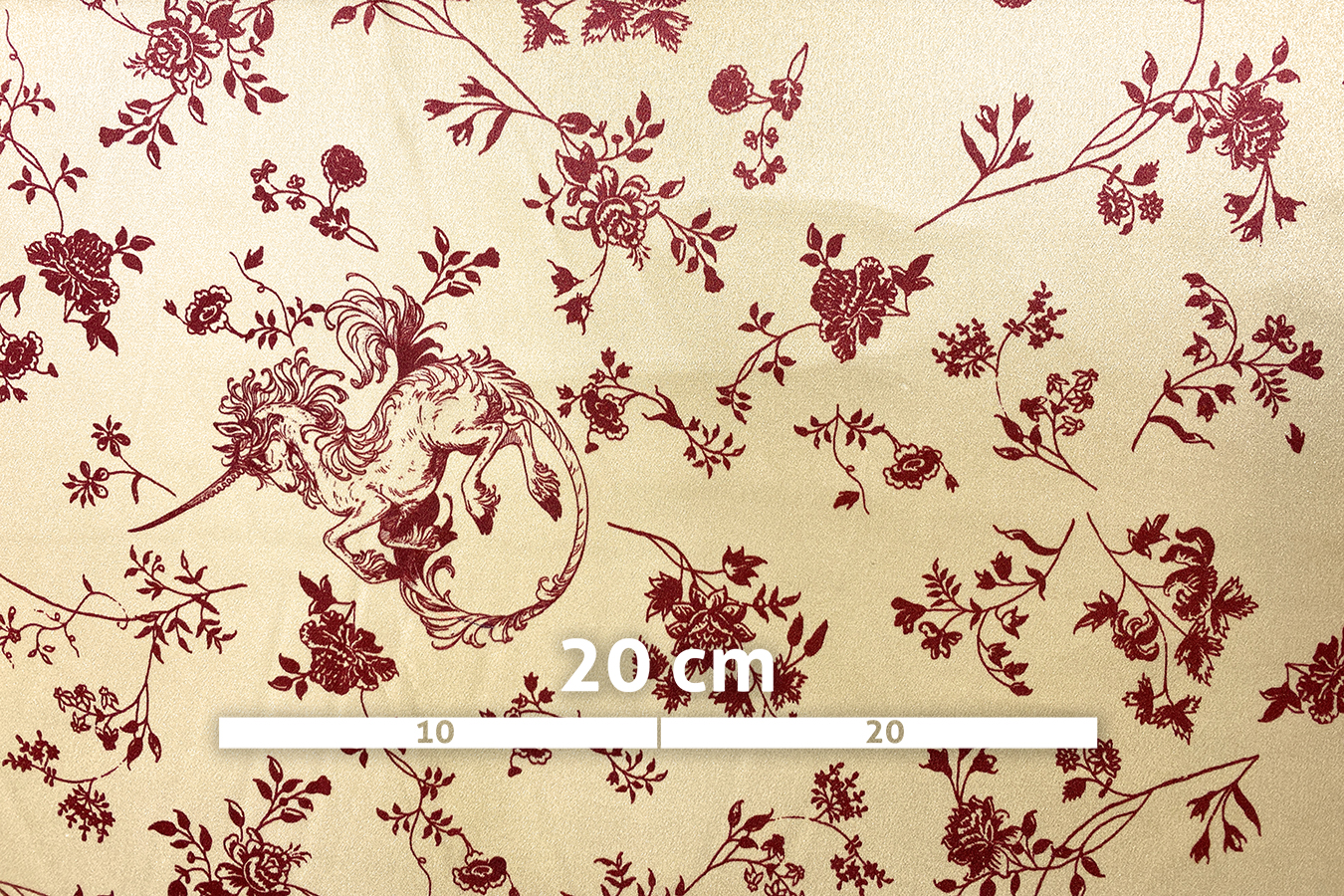 Seidensatin - Zeichnungen auf gold