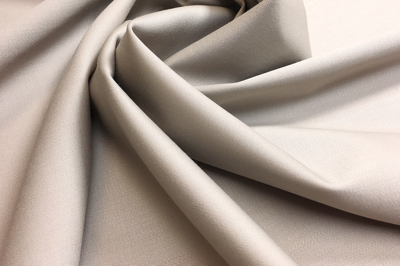 Elastischer Wollsatin - graubeige