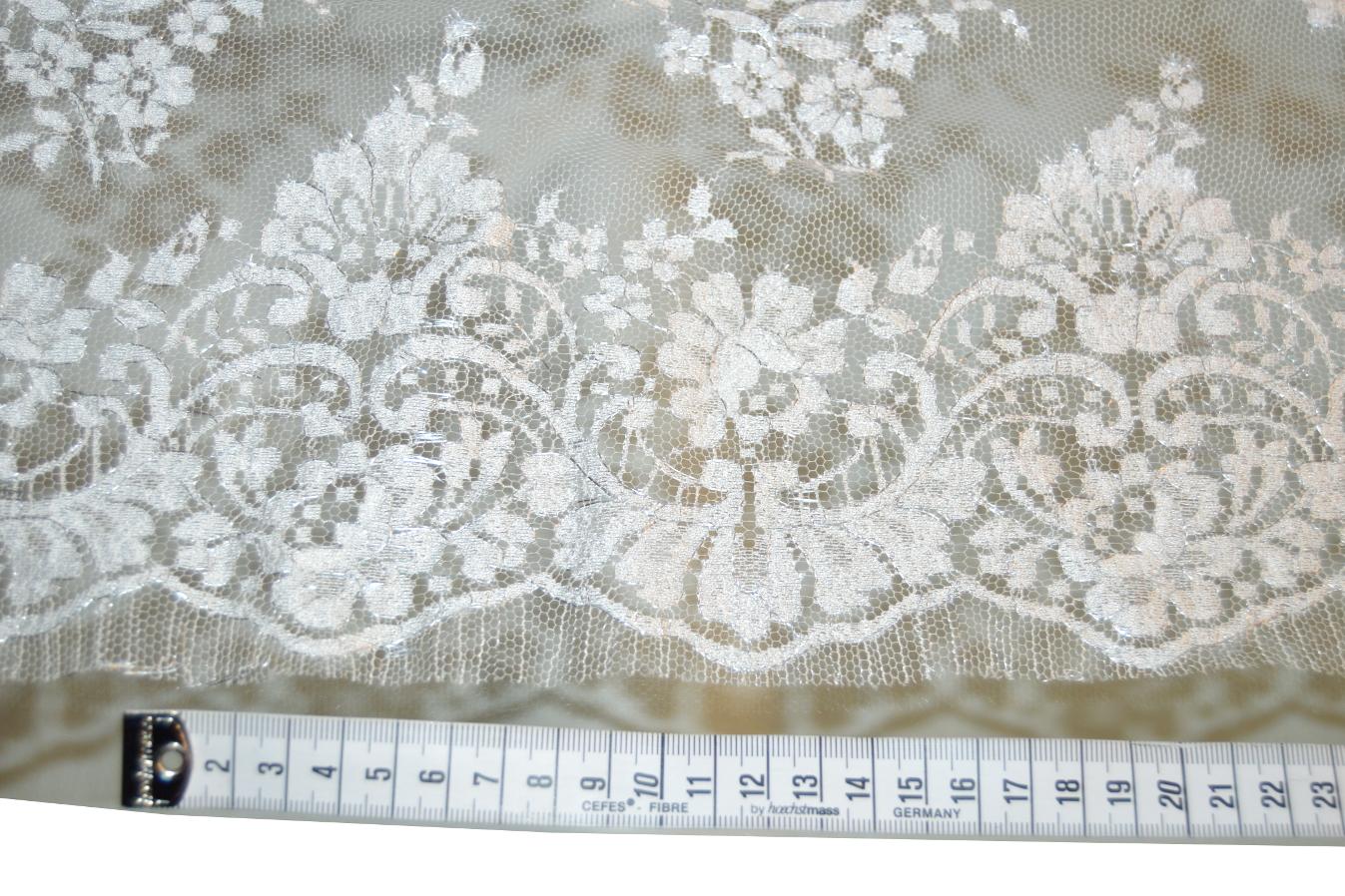 Spitze - weiß mit silber