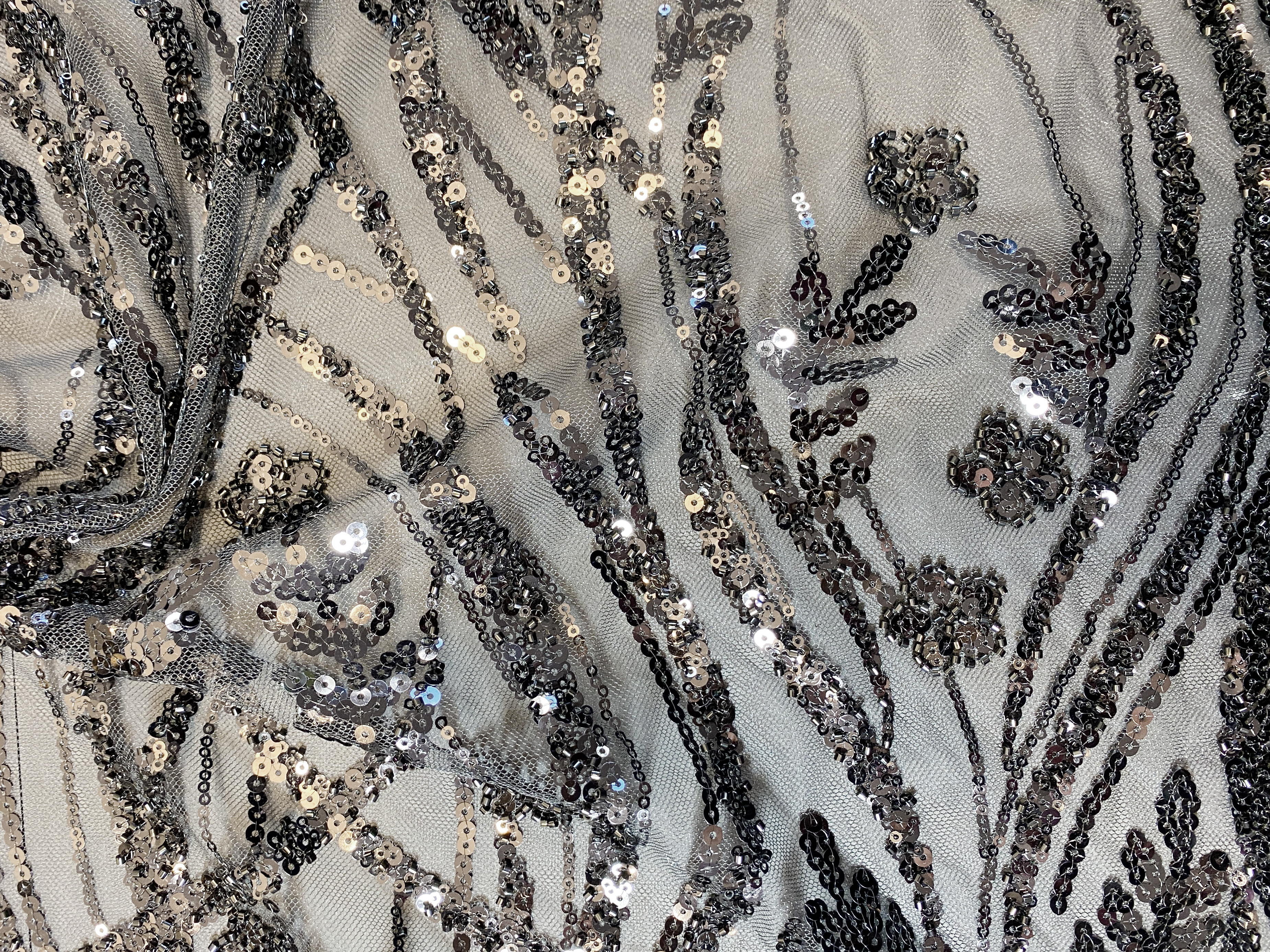 Pailettenstickerei auf Tüll - schwarz