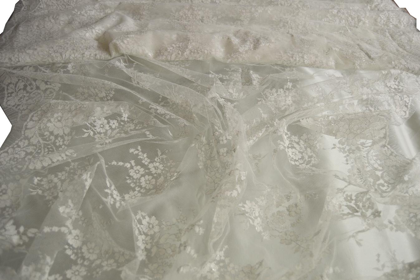 Spitze - weiß mit silber