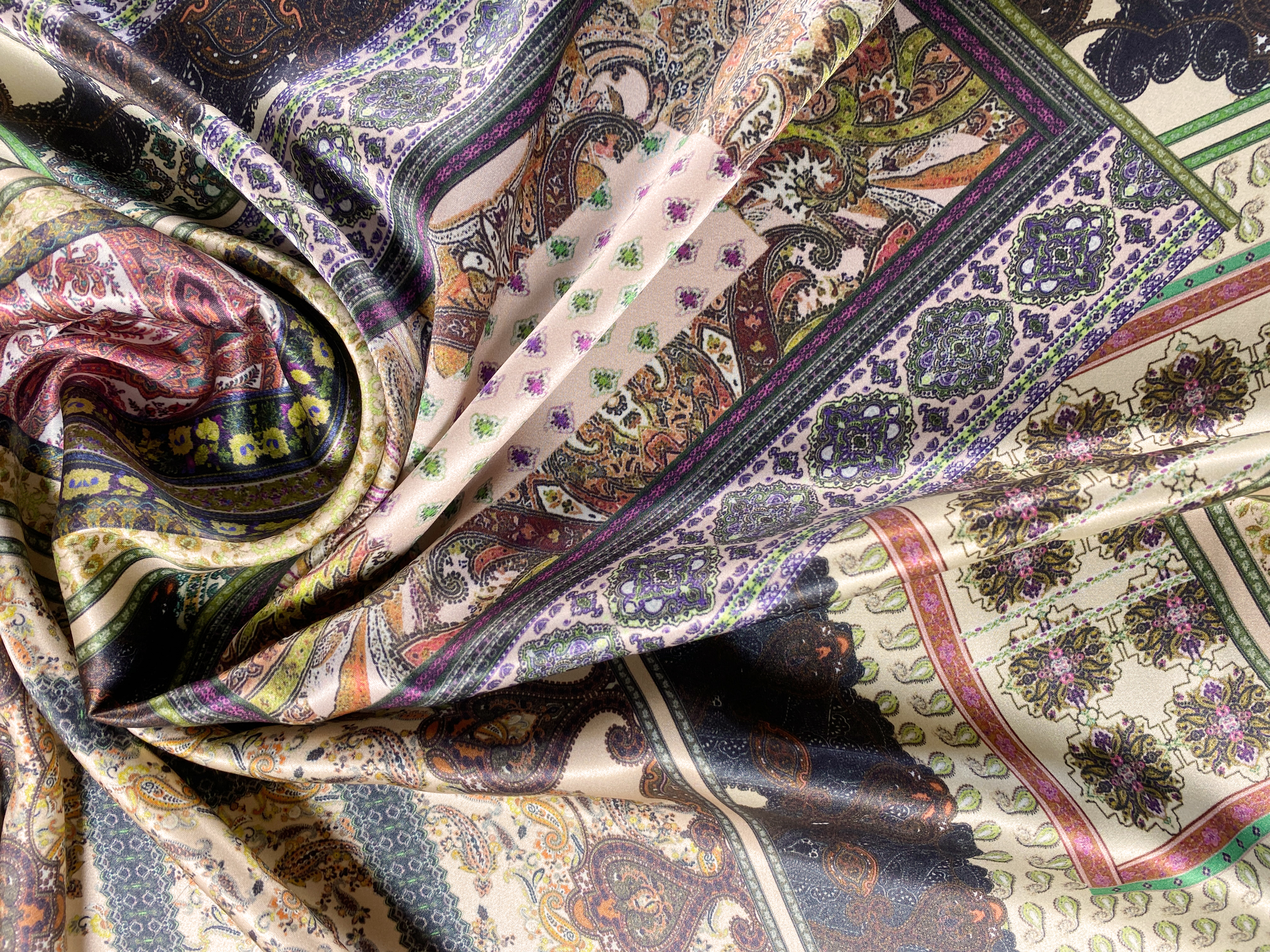 Patchworkdruck beige-bunt