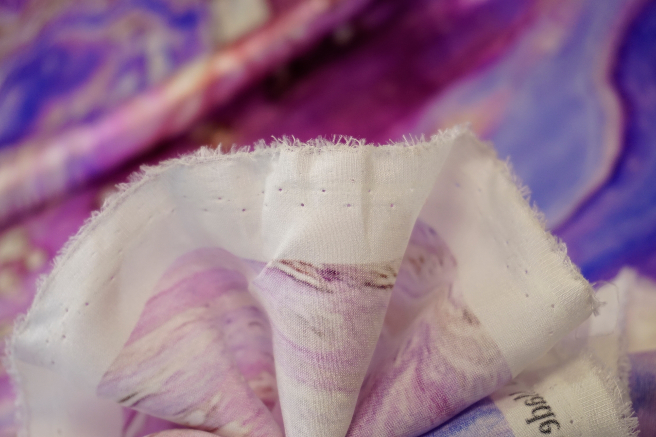 Seidenstretch - Marmormuster pink-violett-blau