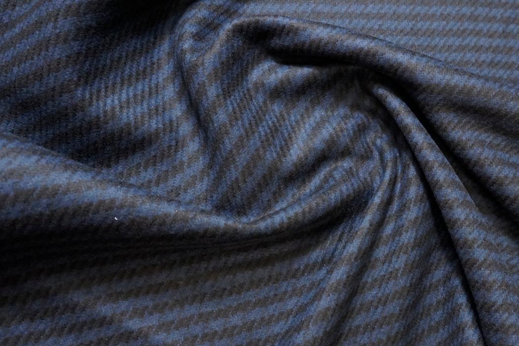 Mantelware blau mit schwarz