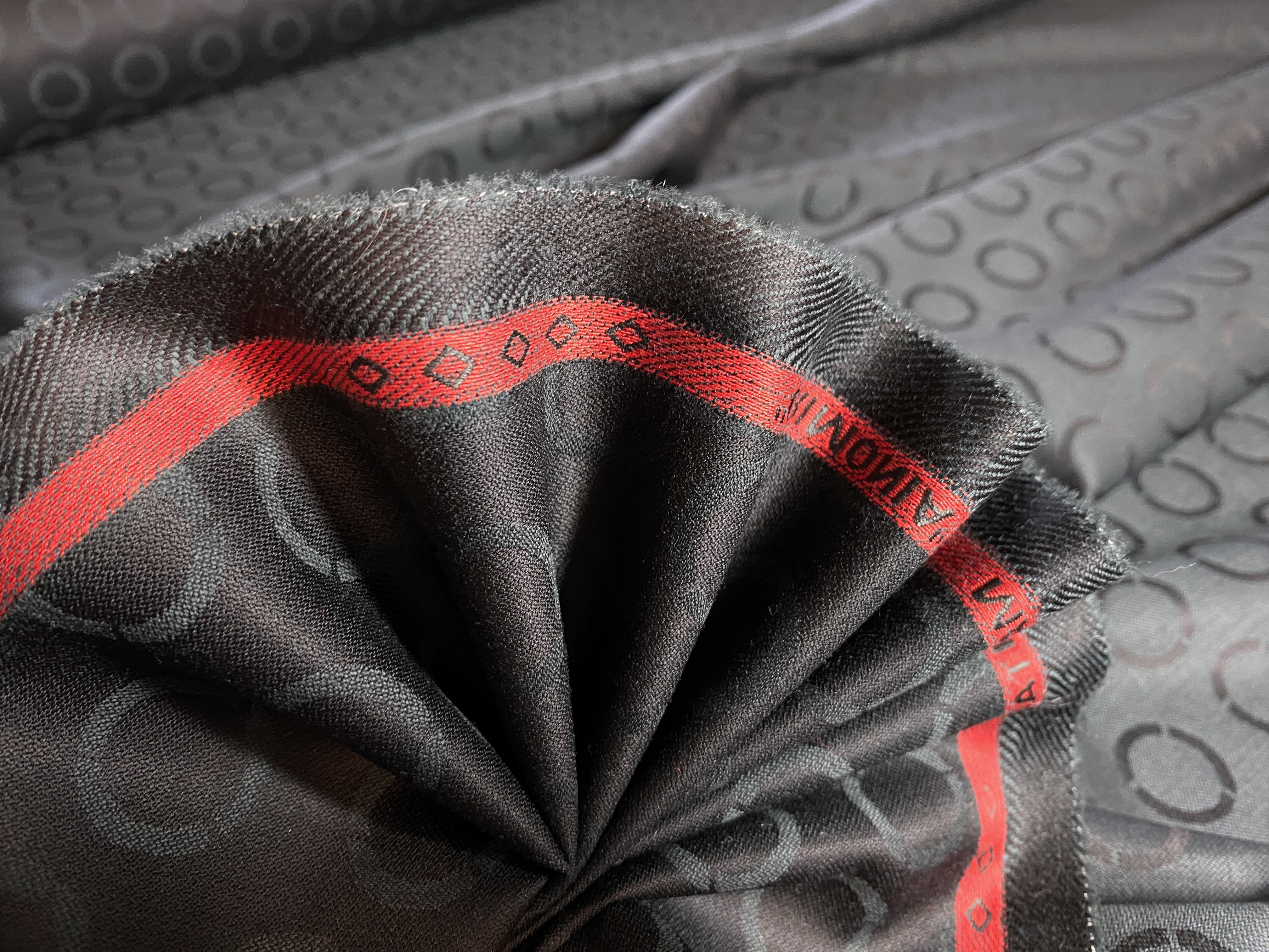 feiner Schurwoll-Jacquard