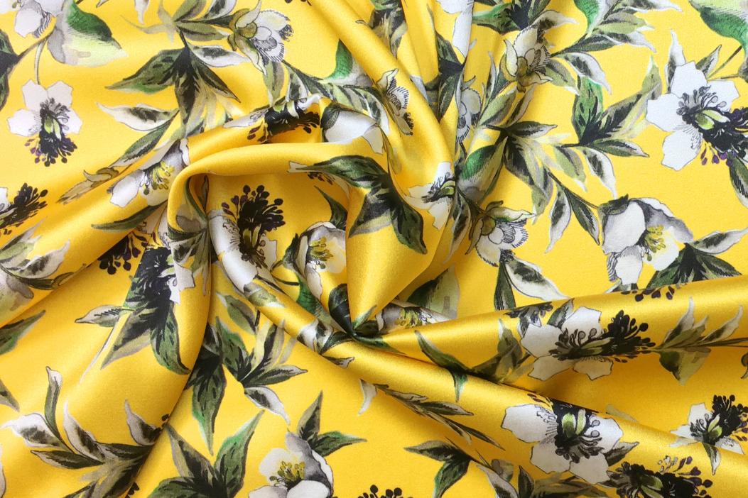 Seidenstretch - Blumen auf gelb
