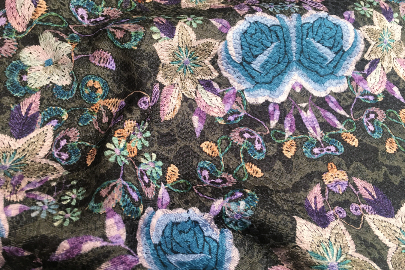 Rapport – Jacquard, blau-lila Blüten