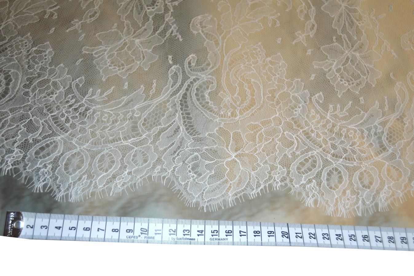 Spitze - ecru