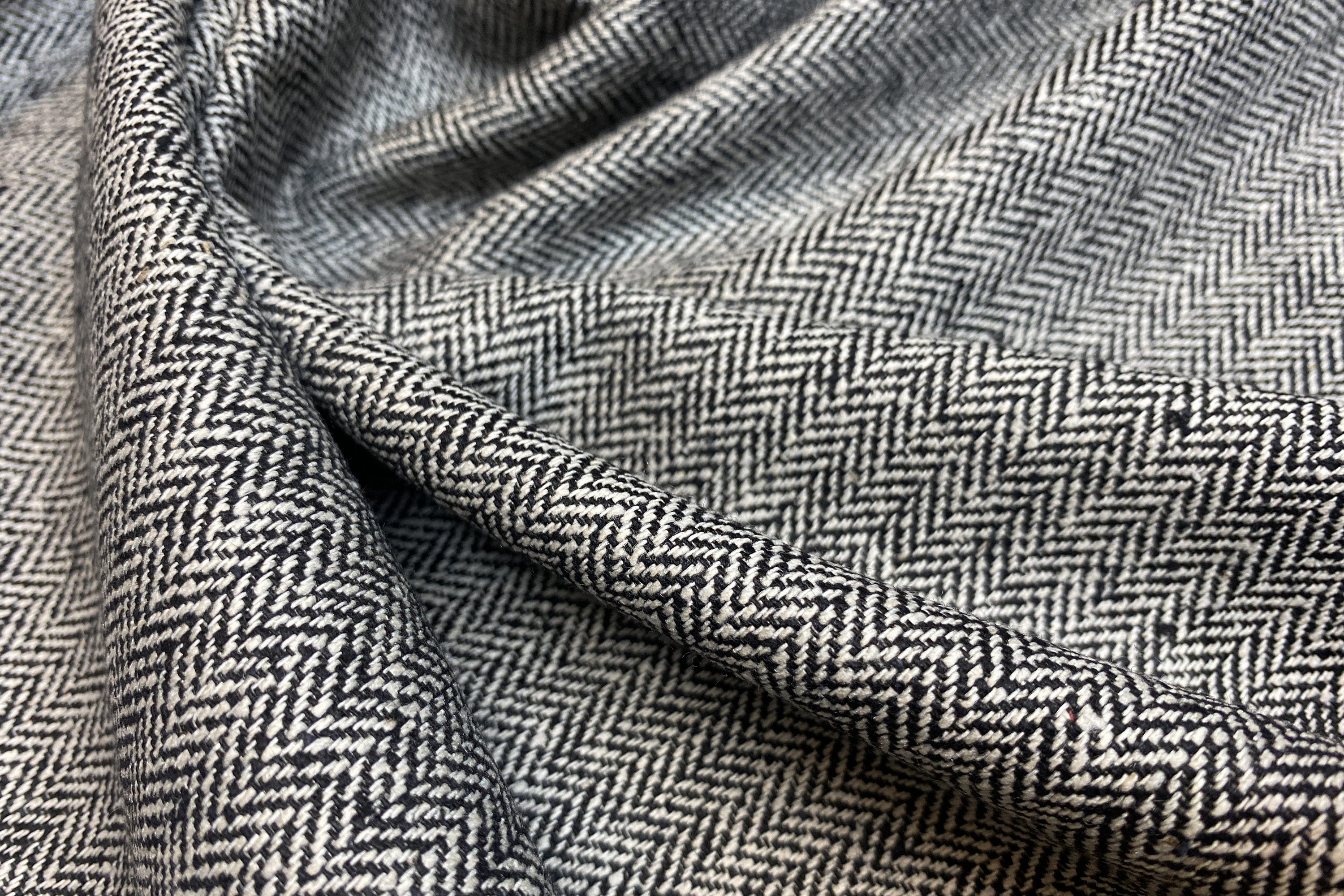 Seide-Wolle Mischung weiß-grau