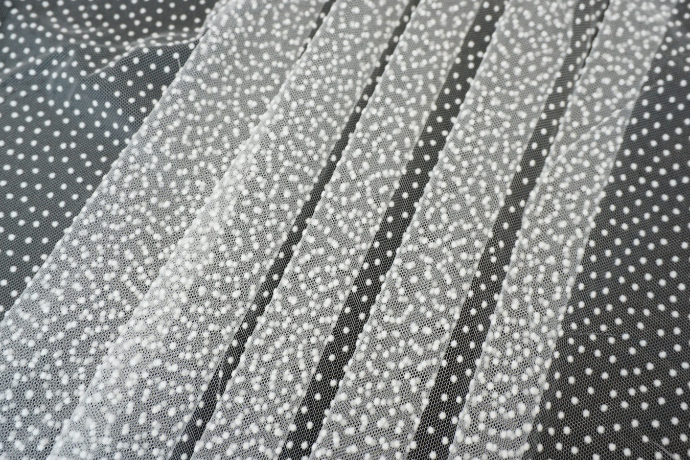 Beflockter Tüll - ecru