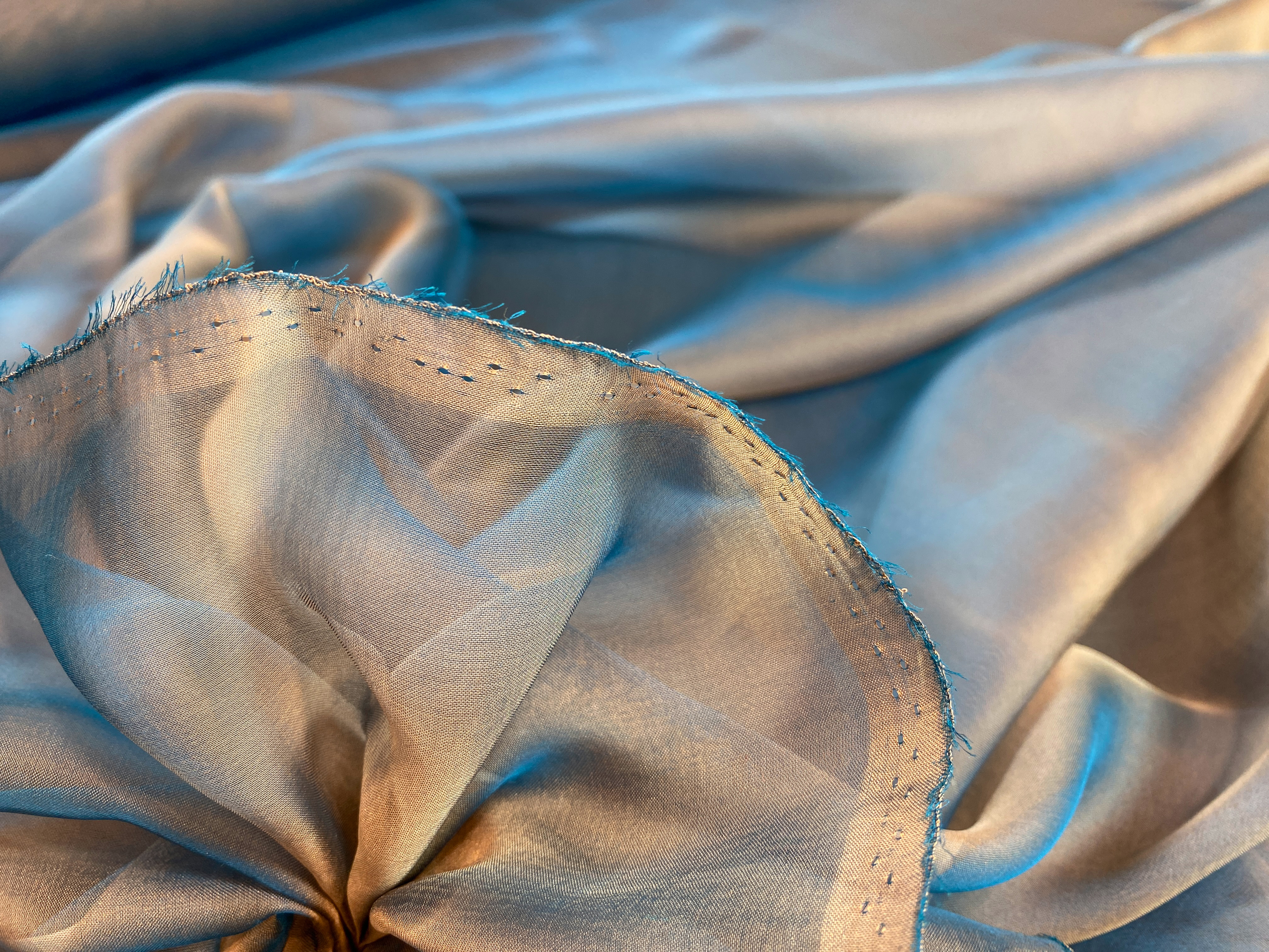 changierender Chiffon blau-braun