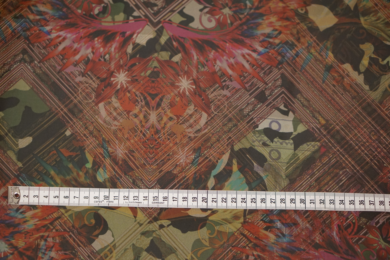 Chiffon - bunte Muster auf schwarz